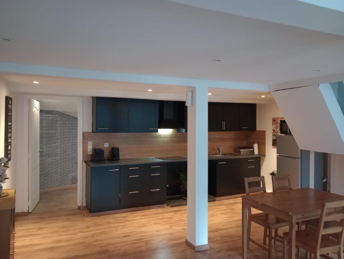 Apartamento Charmant duplex à 200m de la cathédrale Lieja Exterior foto