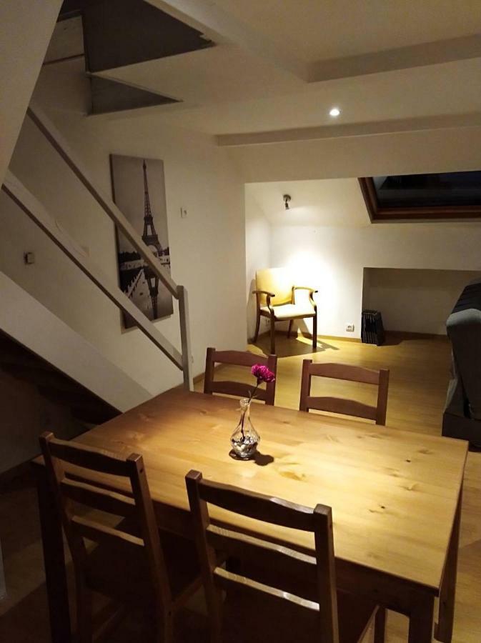 Apartamento Charmant duplex à 200m de la cathédrale Lieja Exterior foto